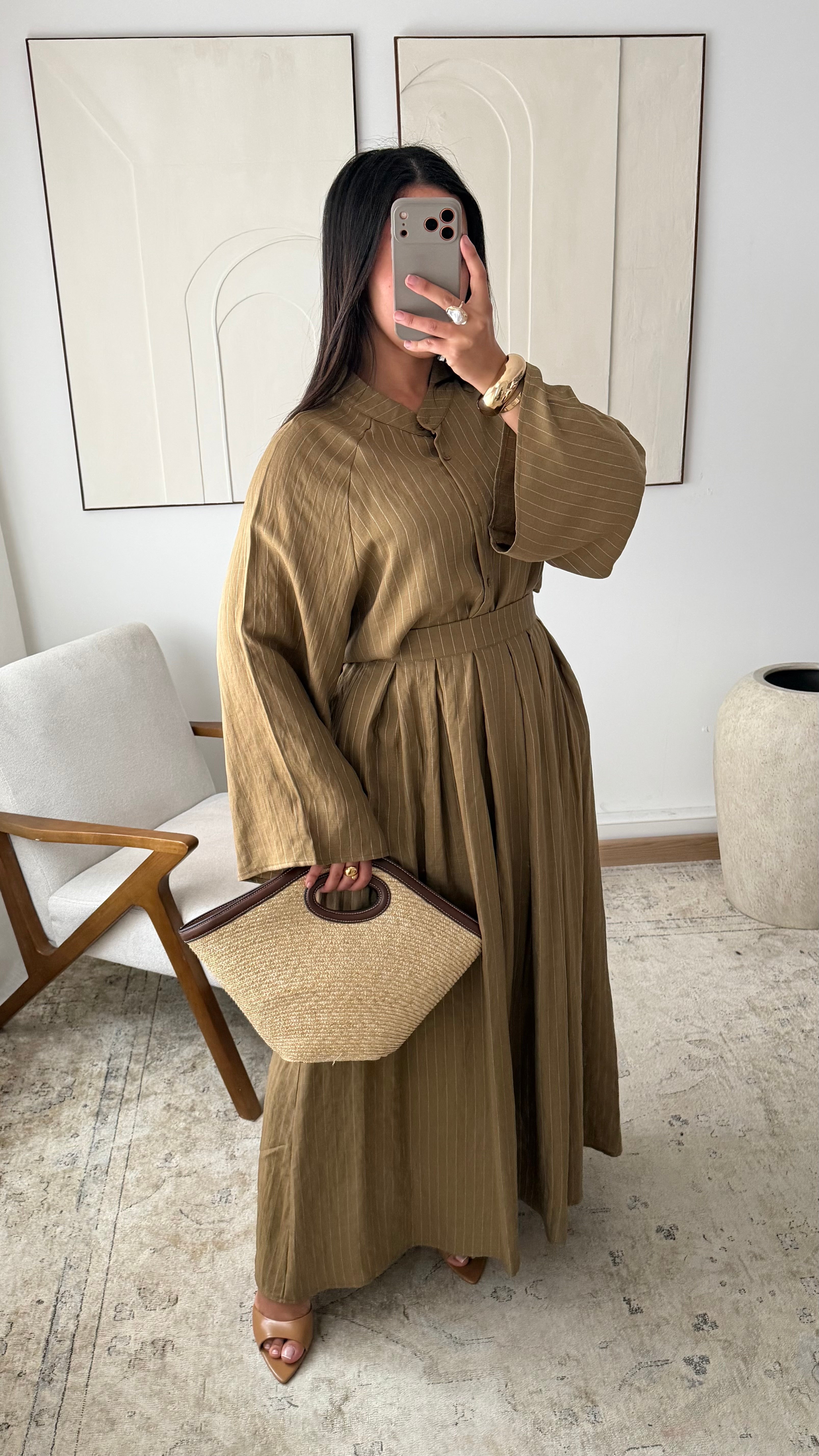 #Taupe
